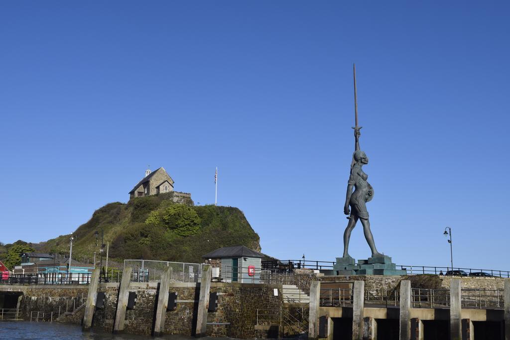 Ocean Backpackers Self-Catering Hostel Ilfracombe Dış mekan fotoğraf