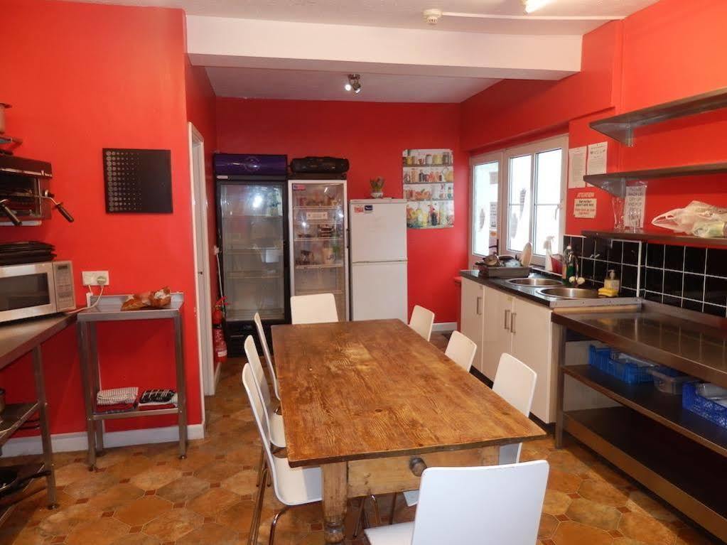 Ocean Backpackers Self-Catering Hostel Ilfracombe Dış mekan fotoğraf