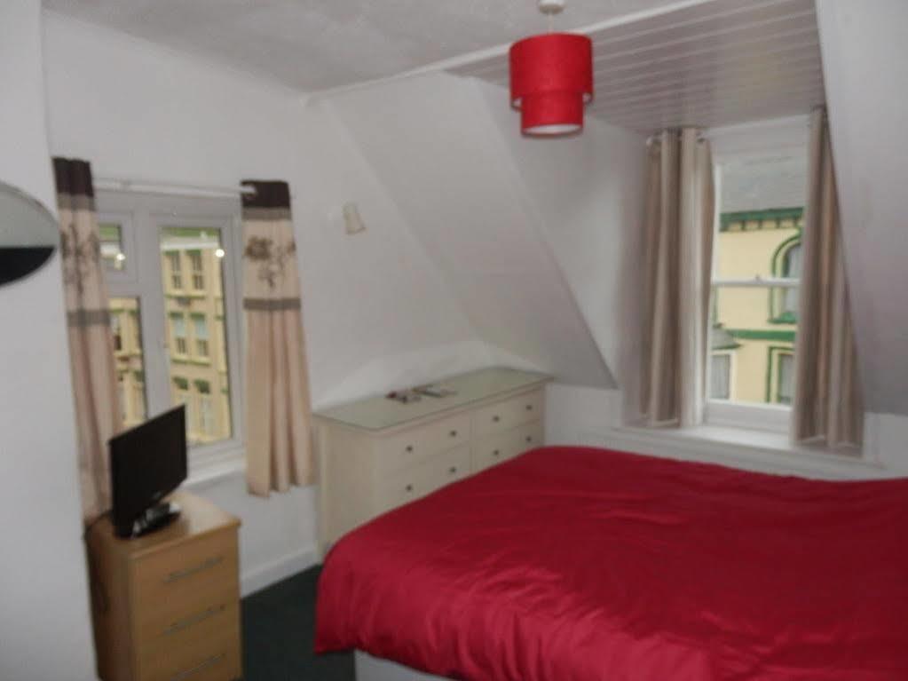 Ocean Backpackers Self-Catering Hostel Ilfracombe Dış mekan fotoğraf