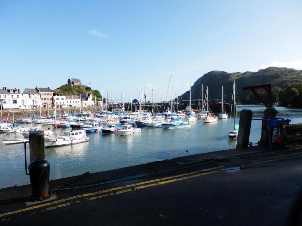 Ocean Backpackers Self-Catering Hostel Ilfracombe Dış mekan fotoğraf