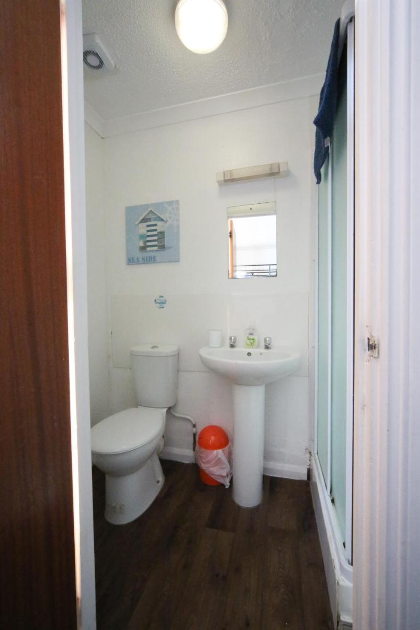 Ocean Backpackers Self-Catering Hostel Ilfracombe Dış mekan fotoğraf